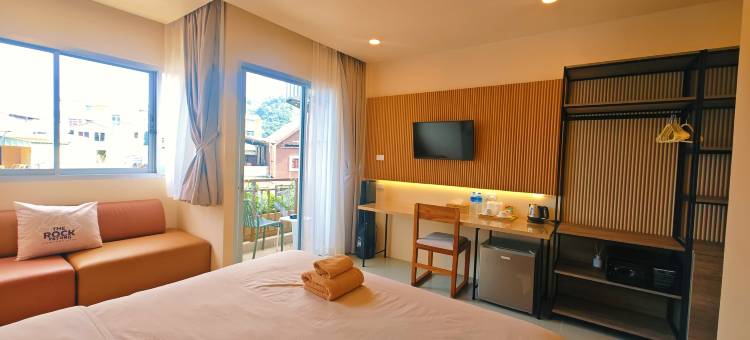 芭东海滩岩石酒店(The Rock Patong comfort stay)图片
