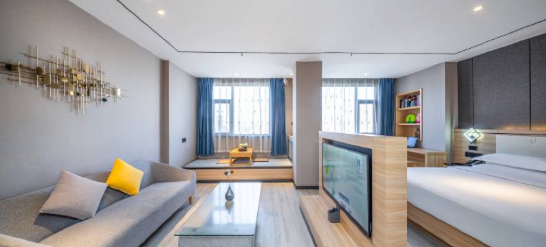 H水晶酒店(太原南站山西大学店)图片