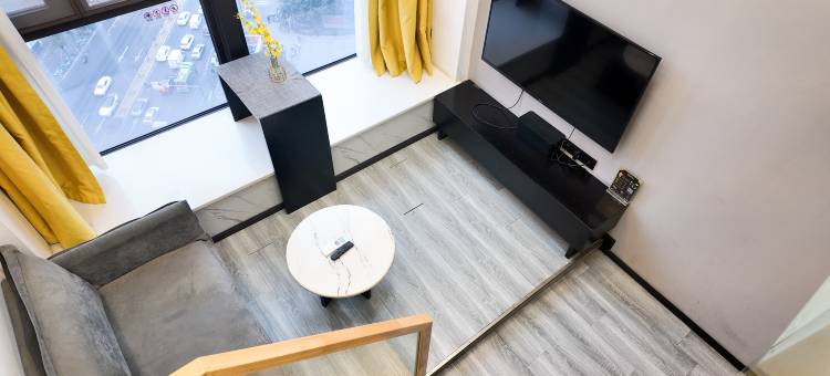 拾木城市轻奢民宿(成都春熙路九眼桥店)图片