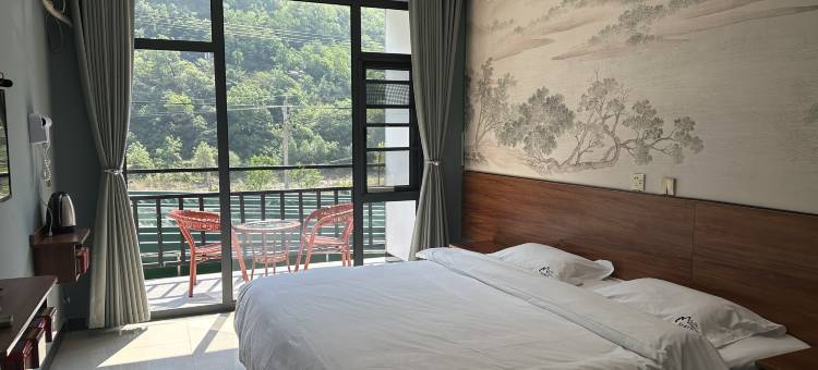 山前月下(林州石板岩店)图片
