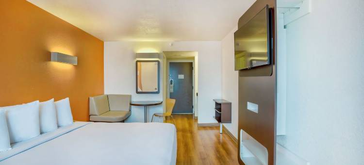 加州洛杉矶洛杉矶国际机场Studio 6套房(Studio 6 Suites Los Angeles, CA Los Angeles LAX)图片