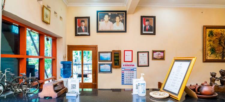 红多兹酒店@茉莉芬庞利马苏迪尔曼(RedDoorz @ Panglima Sudirman Madiun)图片