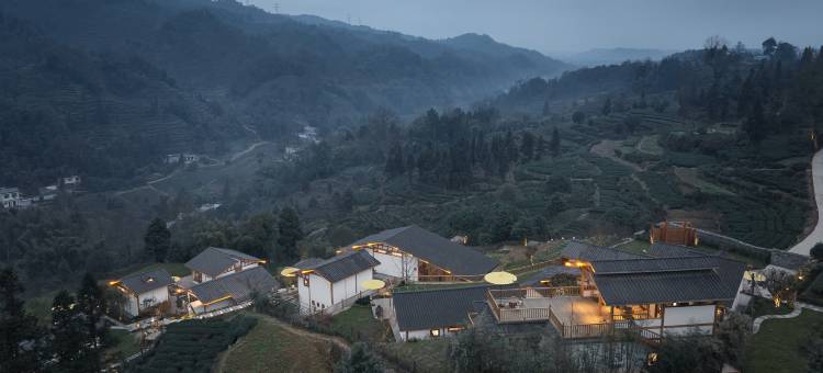 雅安草言殳舍图片