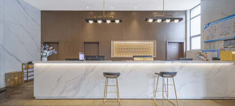 白玉兰酒店(江阴青阳镇凝秀湖公园店)图片