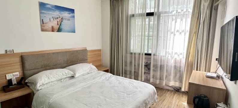 岚皋新月宾馆图片