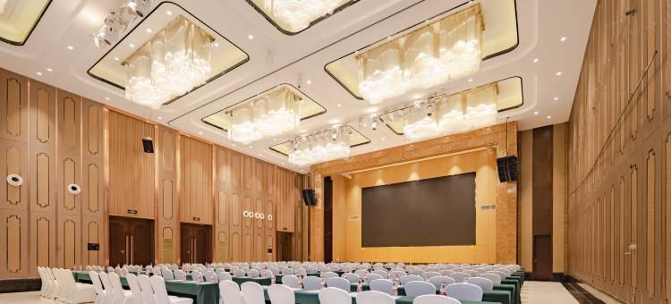 武汉艳阳天旺角华美达酒店图片