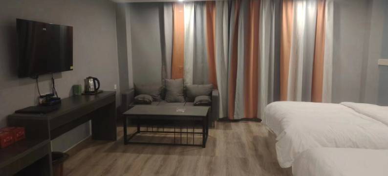 贡嘎豪家宾馆图片