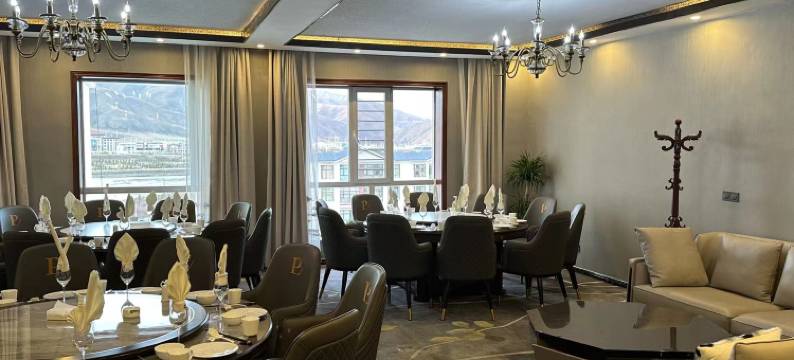 玛沁卿山国际酒店图片