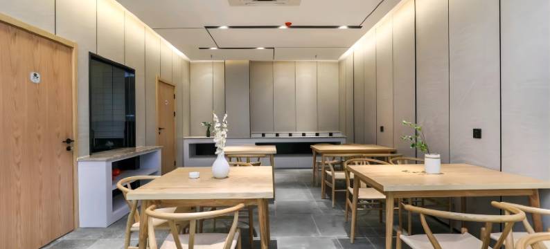 网鱼电竞酒店(南京火车站迈皋桥地铁站店)图片