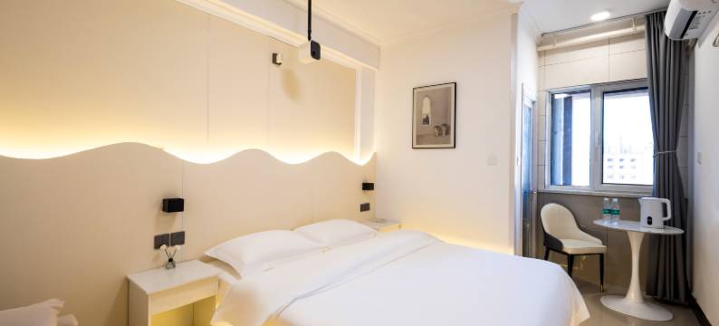 华阳公寓(西安纺织城地铁站唐都医院店)图片