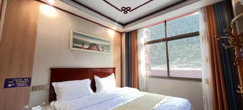 左贡启则仓宾馆图片