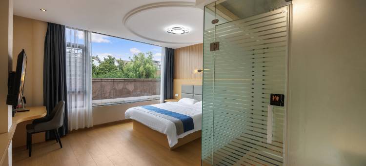 枫锦精品酒店(德清西站沃尔玛店)图片