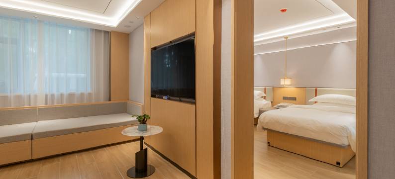 布尔津苏通假日酒店图片