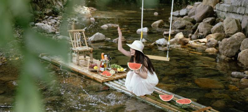 安吉·听溪·Tingxee溯溪秋千纯白风私汤度假美宿图片