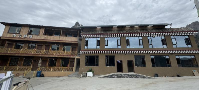 扎尕那央吉藏家乐民宿(达日观景台店)图片