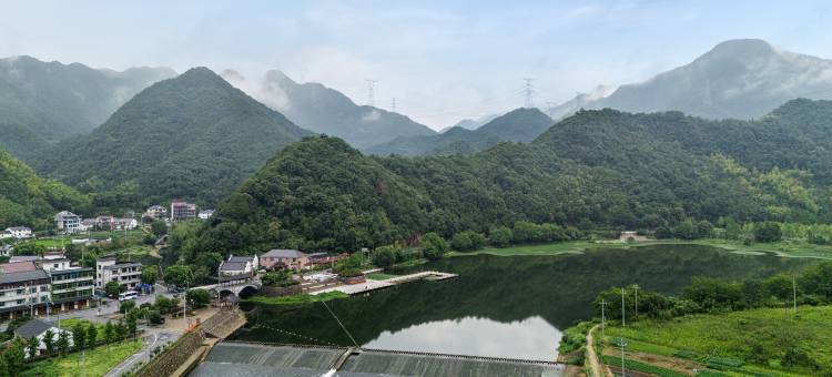 杭州富阳望山听水民宿(壶源溪漂流店)图片