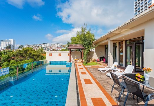 Fuxian Lake Yuehuwan Pool Villa Hotel Overview