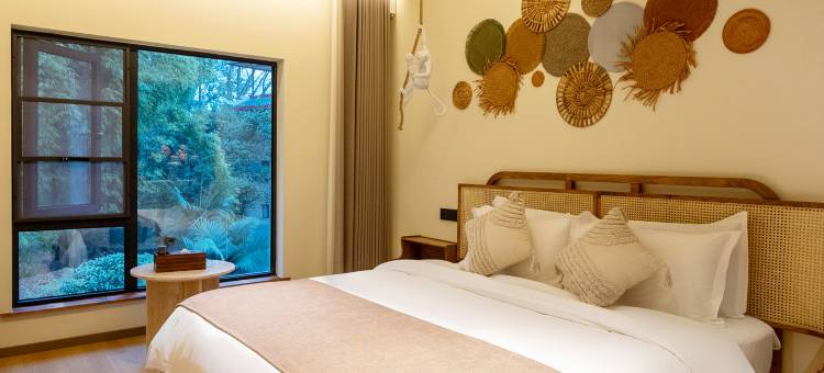 云此间私汤民宿(峨眉山报国寺景区店)图片