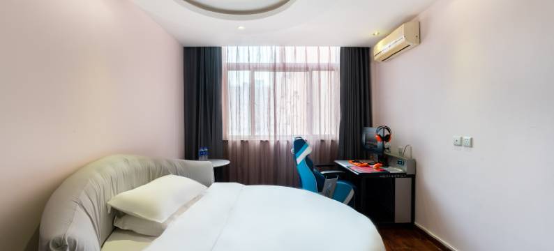 漫品电竞民宿图片