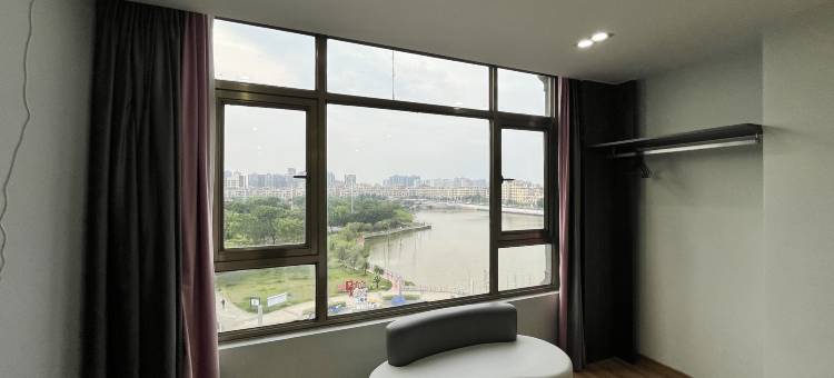 YZ·轻住民宿(西湖公园店)图片