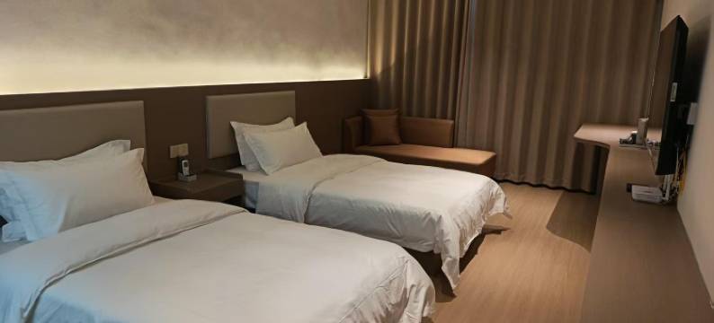 和颐居公寓(天山机场店)图片