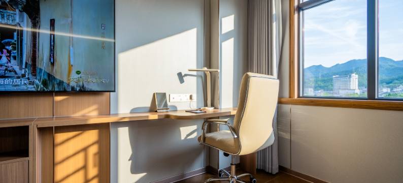 石泉东辉瀚锦酒店(秦巴风情园店)图片