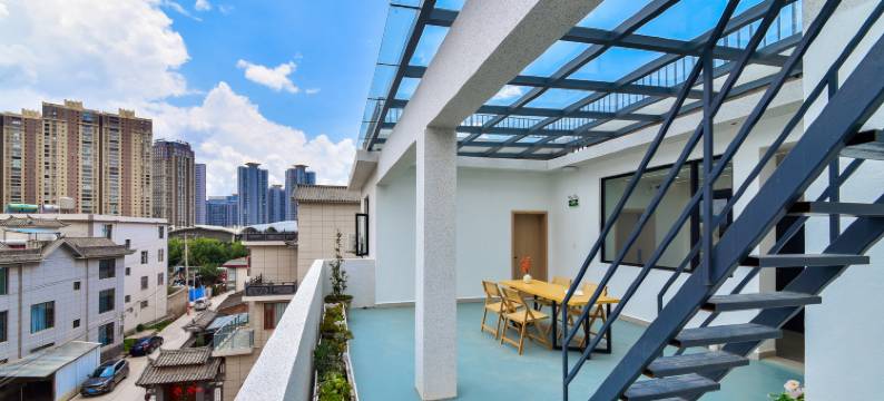 逸轩酒店(大理洱海高铁站凤仪机场店)图片