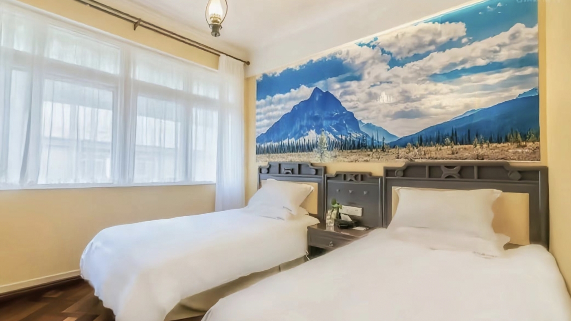 Yajiang Motel TibetOver view