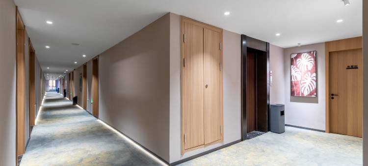 漫城酒店(天一生活广场店)图片