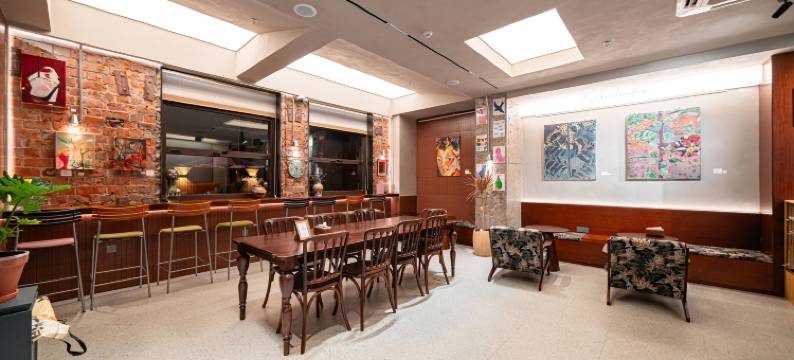 船长五号青年酒店(东华大学延安西路地铁站店)图片