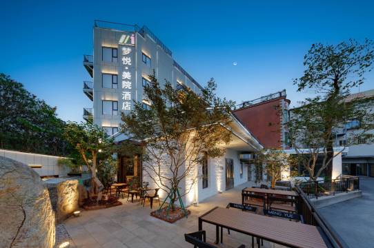 hotel overview picture