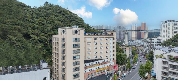 7天优品酒店(贵阳三桥北路改茶路地铁站店)图片