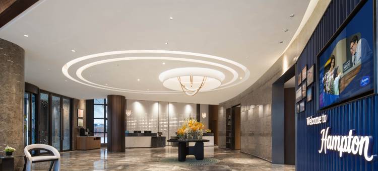 哈尔滨中央大街索菲亚教堂希尔顿欢朋酒店图片