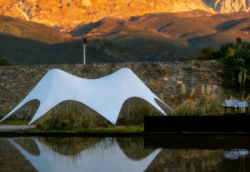 丽江瑞息·雪山樽|日照金山雪山全景MountianTrip度假汤池香氛酒店外景图