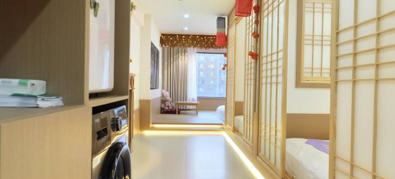 拾忆·轻奢网红观影民宿(延吉延边大学网红墙店)图片