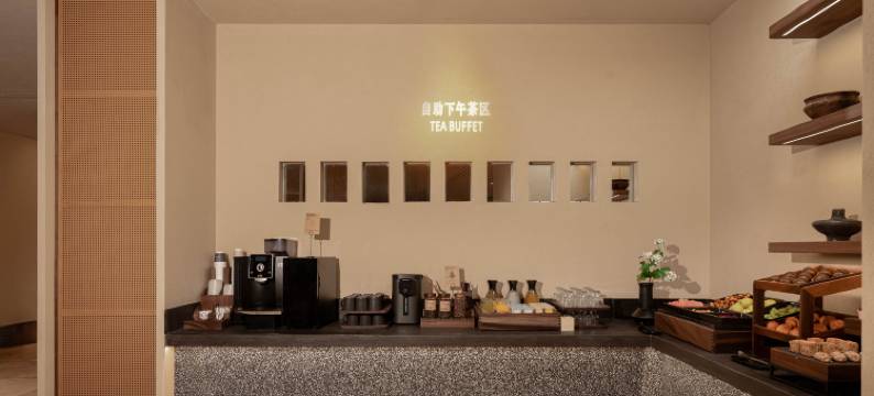 赛里木湖景区游客中心亚朵酒店图片