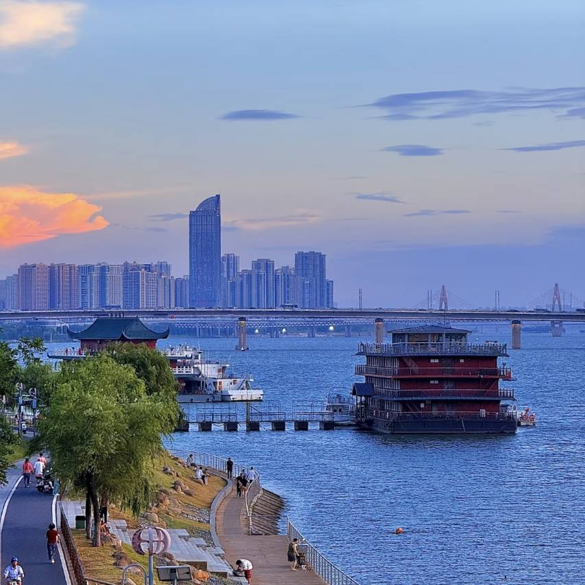 FUNGEE·欢致高空江景酒店(南昌红谷滩江西省博物馆店)图片