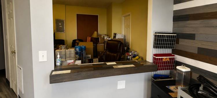 伯灵顿市中心汽车旅馆，靠近34号公路(Midtown Motel Burlington Near Hwy 34)图片