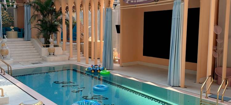 南客里里·The Hideaway·孔雀王庭花园度假酒店(星光夜市店)图片