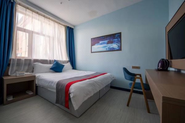 云鼎商务酒店(扎兰屯火车站步行街店)预订价格,联系电话位置地址