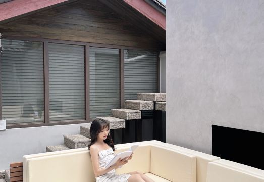 Aurora回品·屿川|典藏设计师Villa度假酒店（丽江古城四方街店）外景图