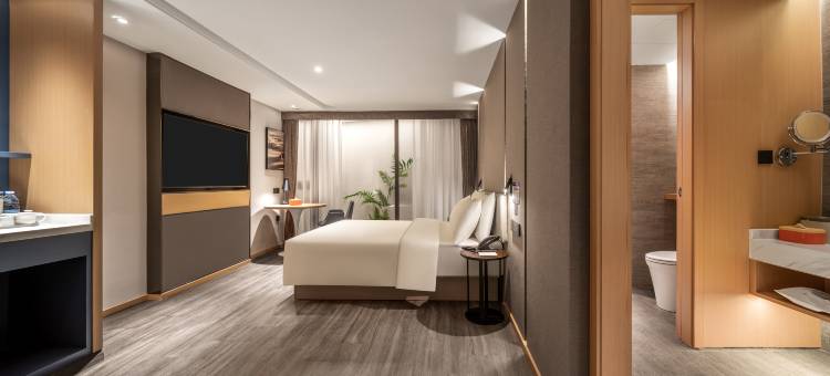 重庆西站站前广场亚朵酒店图片