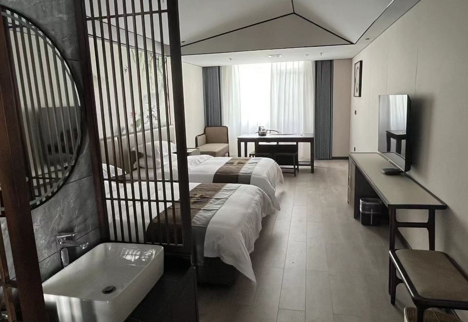 Qian Stream Grand HotelHotel Overview