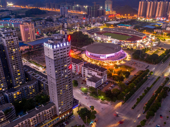 金铂莱精品酒店(平果体育馆文化公园广场店)