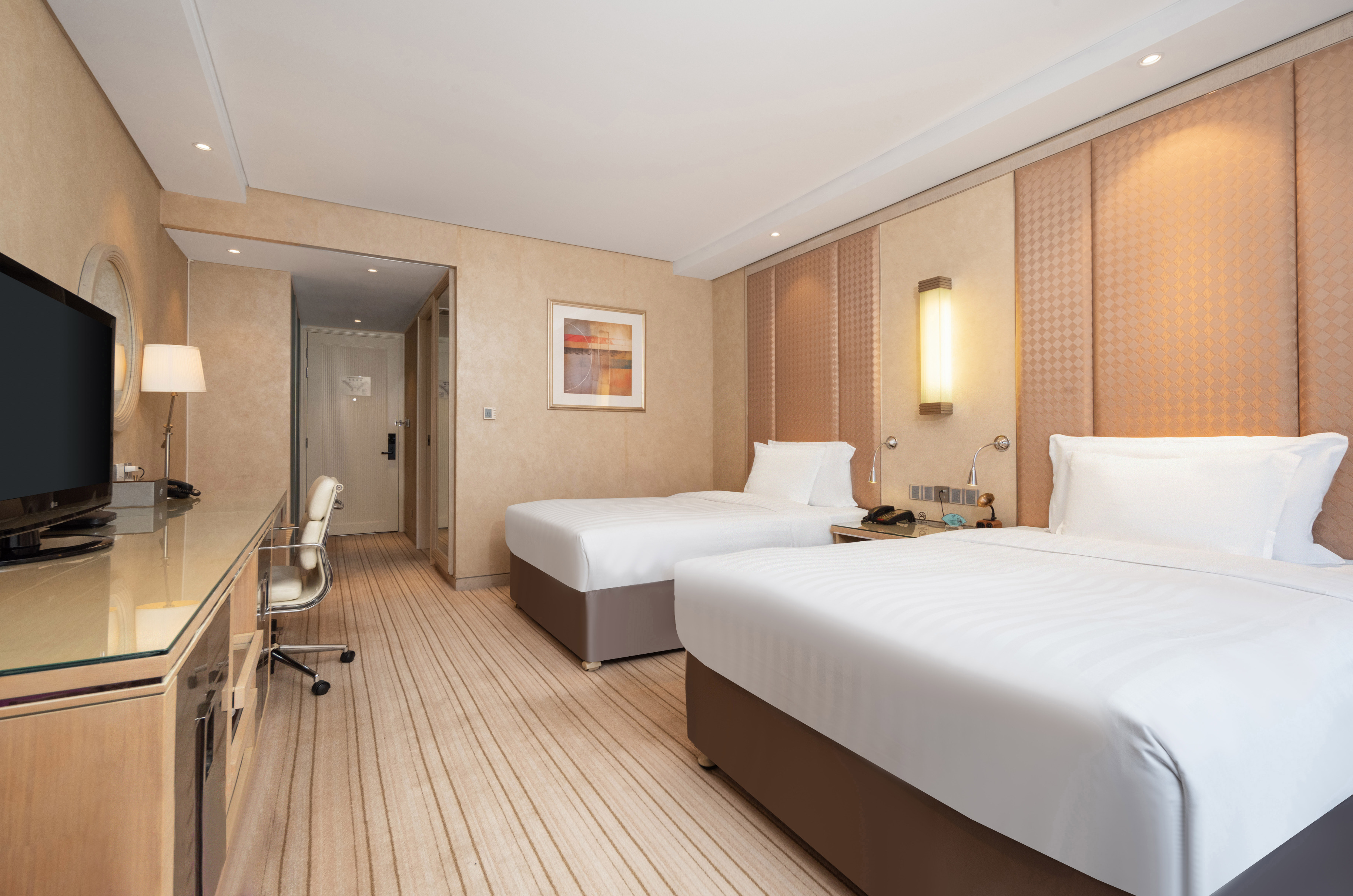 Crystal Palace Hotel Over view