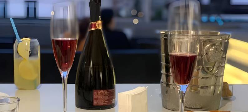 喏喏ROOF·里兹米拉酒店(昆明南屏步行街交三桥地铁站店)图片