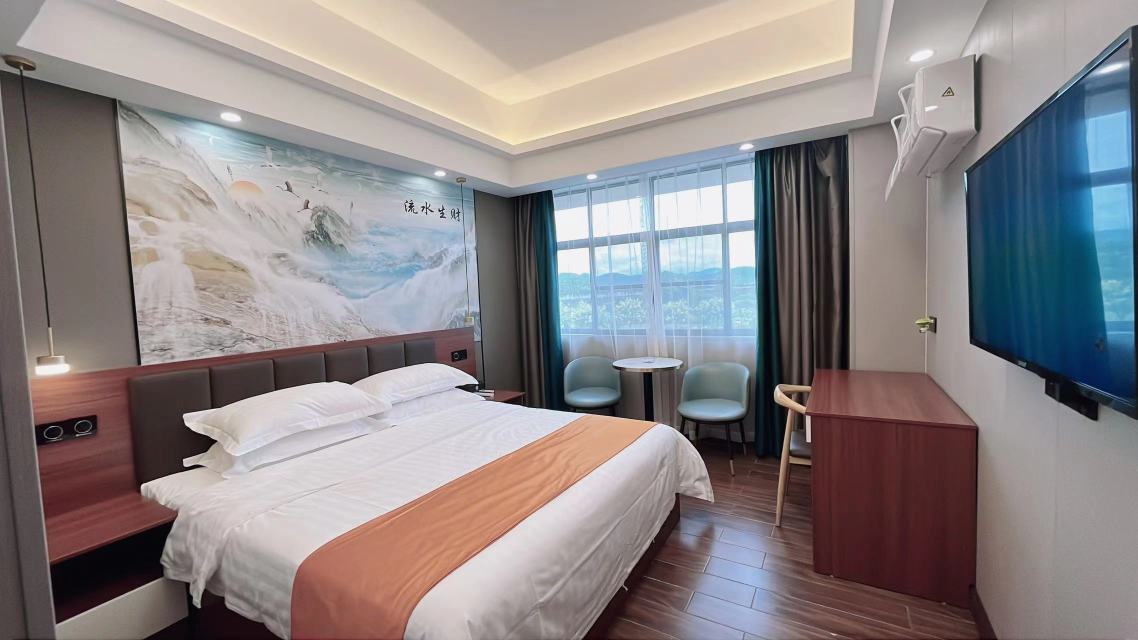 Luoding Changgengpo Chuxin Building Hotel Overview