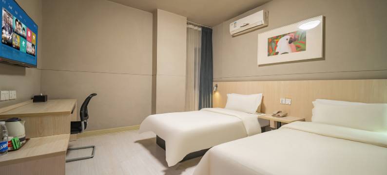 加荔酒店(观山湖公园贵阳一中店)图片