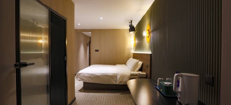 朋克芭蕾酒店(扬州大学荷花池店)图片