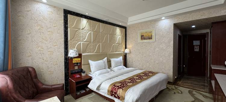 同仁隆务大饭店图片